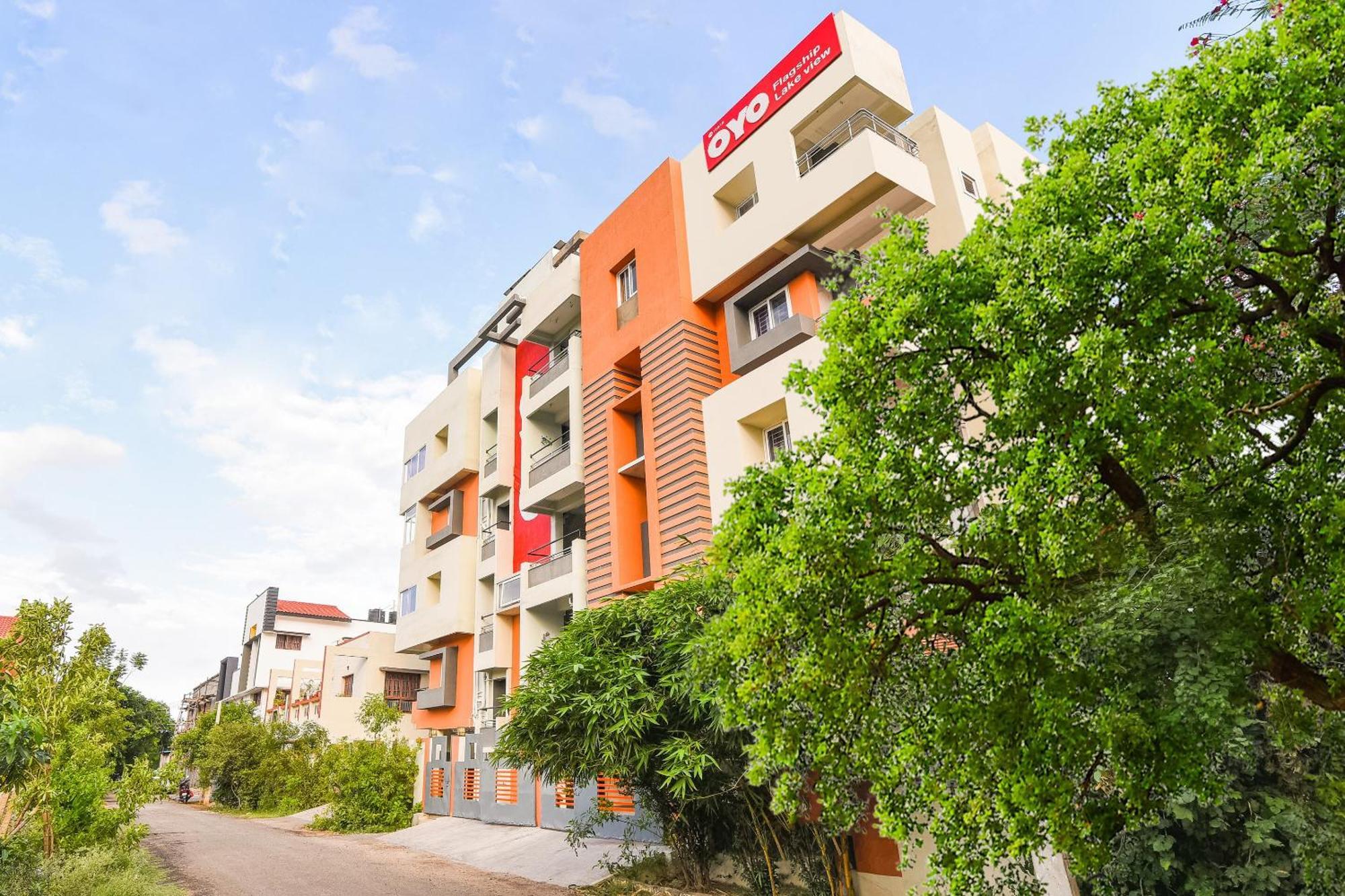 Oyo Flagship Lotus Lakeview Apartments Singanallur Exterior photo